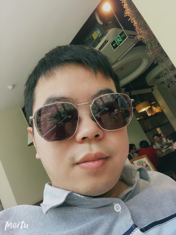 月台等路人的第一张照片--安溪征婚网