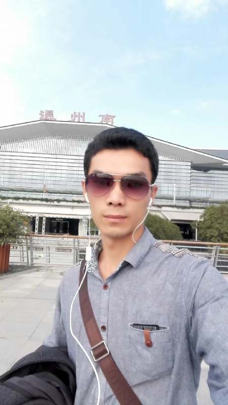 错把真心喂了狗的第三张照片--安溪征婚网