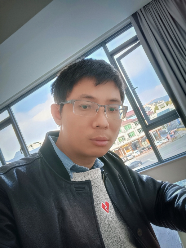 也许只是缺少一个拥抱的第二张照片--安溪征婚网