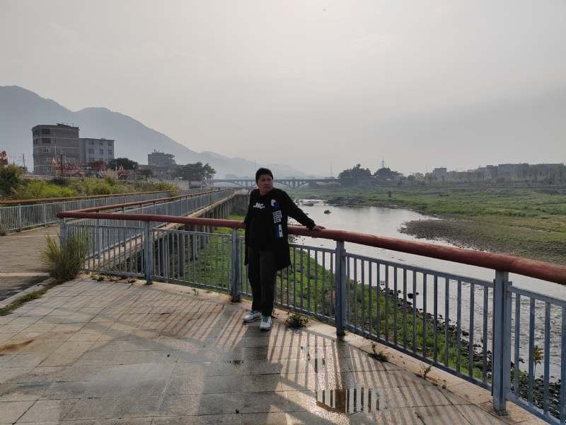 笑看蓝天的第一张照片--安溪征婚网